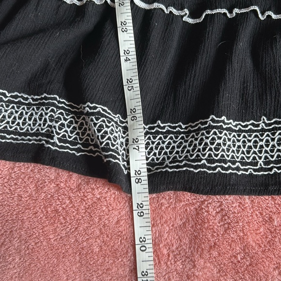 Torrid Boho Black & White Top size 00 - Picture 3 of 5